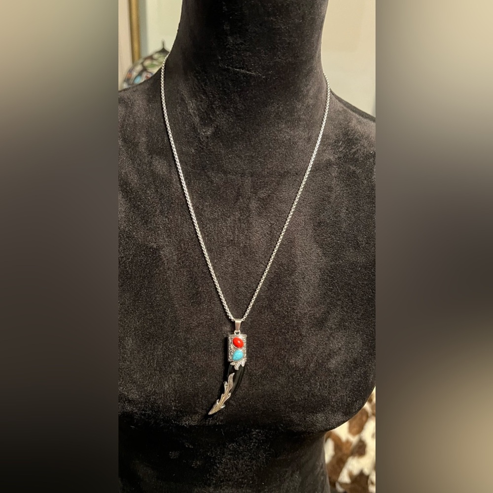 Navajo Style Blk Wolf tooth Silver tone 24” Necklace Red and Turquoise Pendant